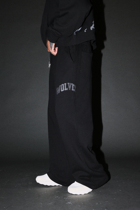LOYALTY FRVR LENNOX SWEAT PANTS IN BLACK