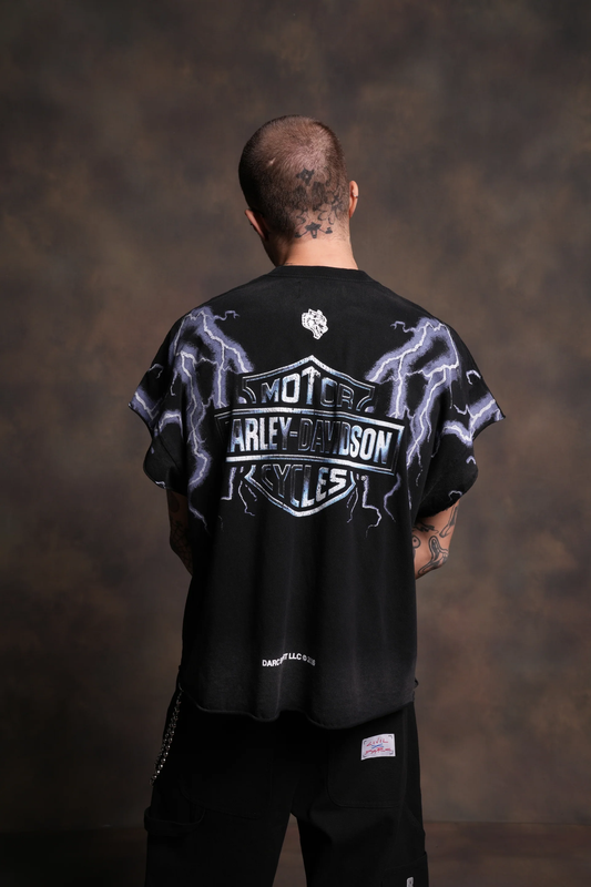 IRON LIGHTNING GRUNGE CUT-OFF TEE IN BLACK DRIFT WASH