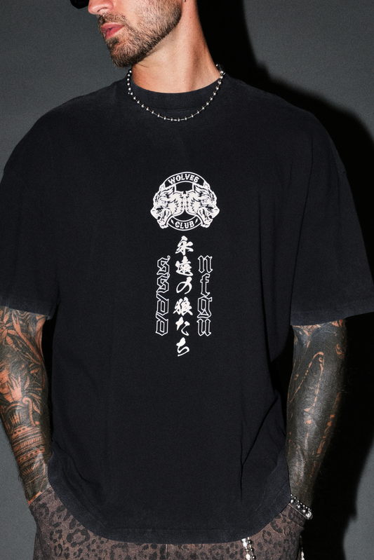 KAZOKU OKAMI PREMIUM OVERSIZED TEE IN BLACK