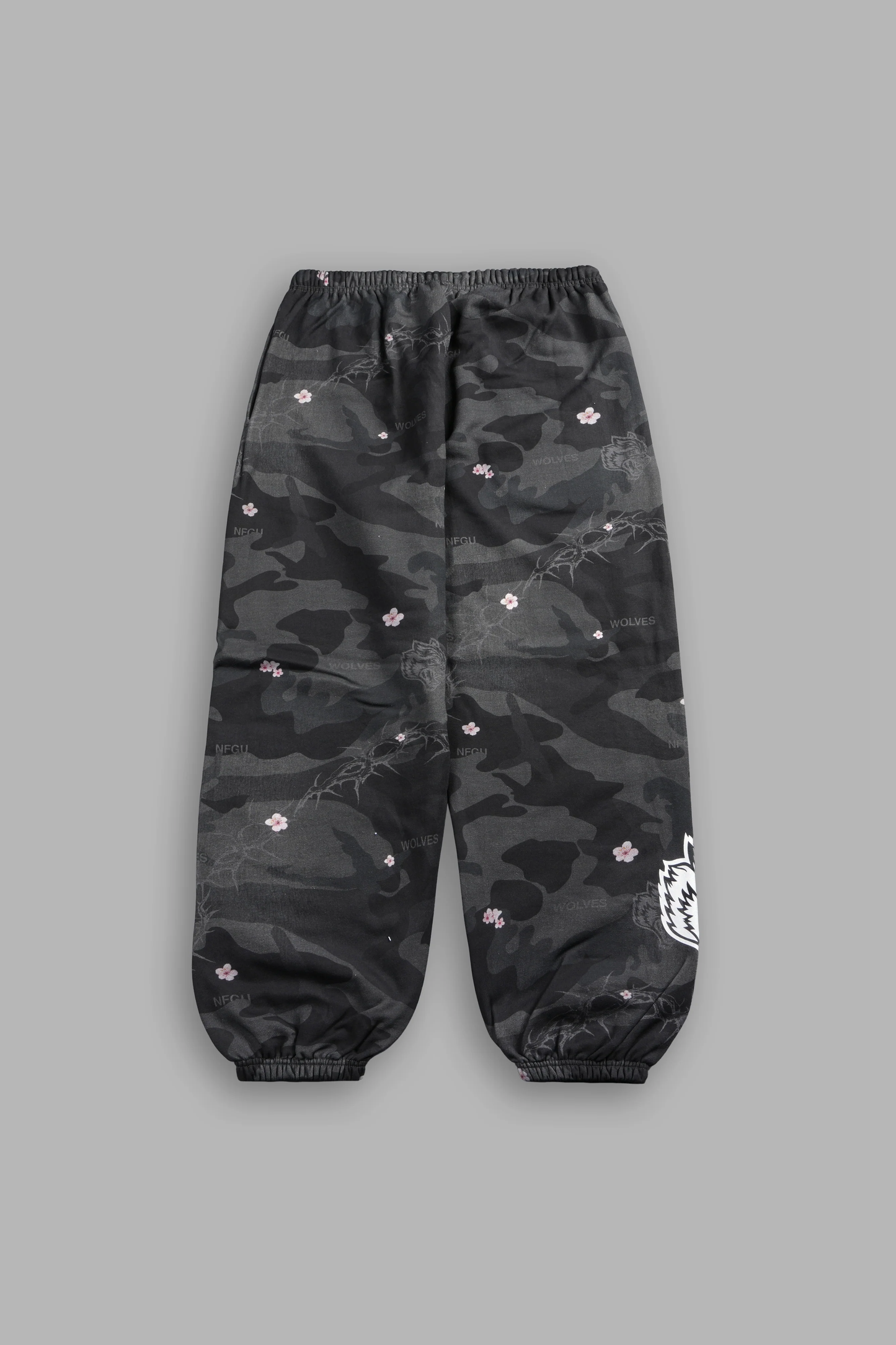 WOLF CHOPPER LIGHTWEIGHT LOUNGER SWEAT PANTS IN WARRIOR IN A GARDEN BLACK CAMO