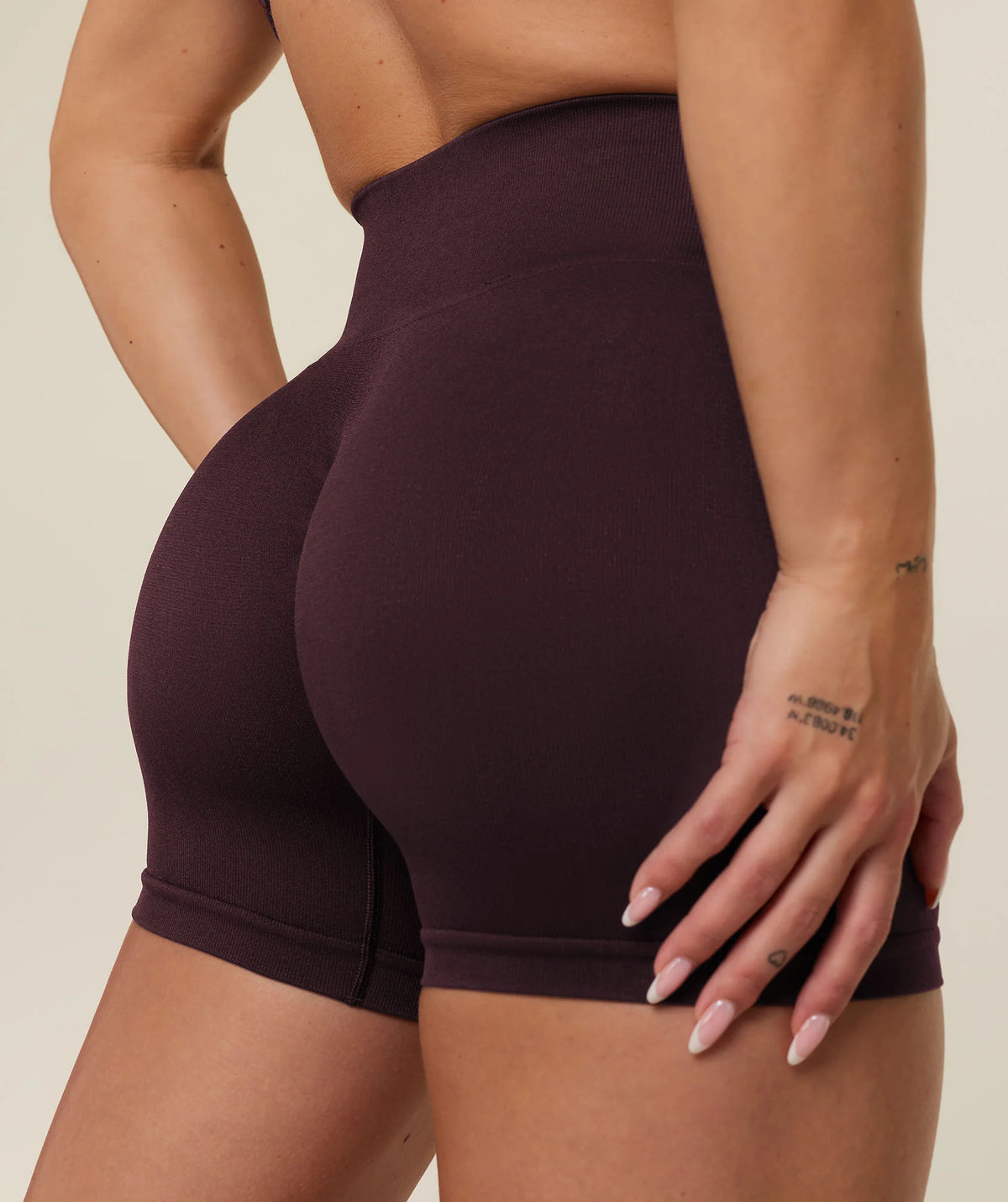 ADAPT SOLID SHORTS