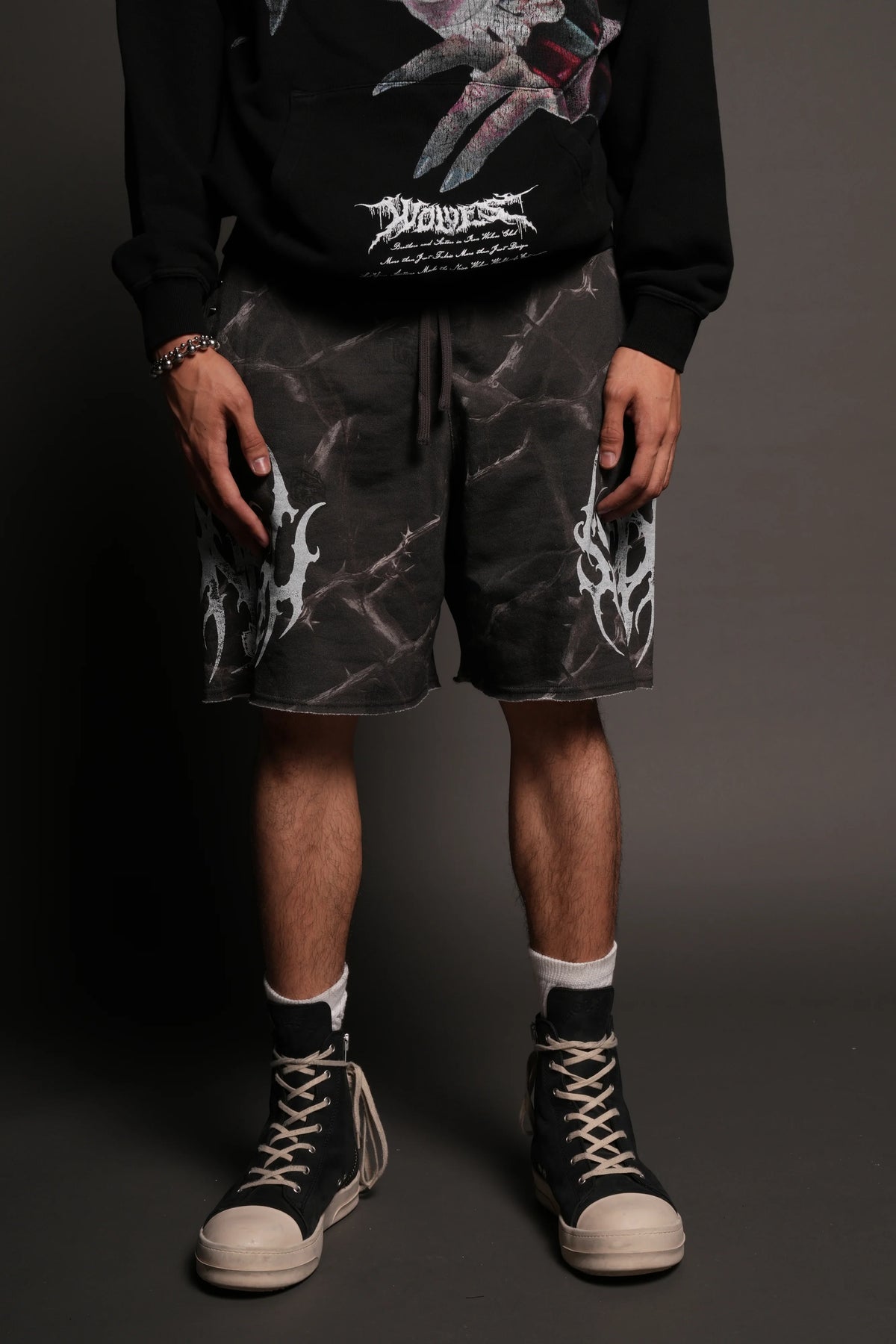 SSDDNFGU RAW HEM OVERSIZED POST LOUNGE SWEAT SHORTS IN DARC THORNS