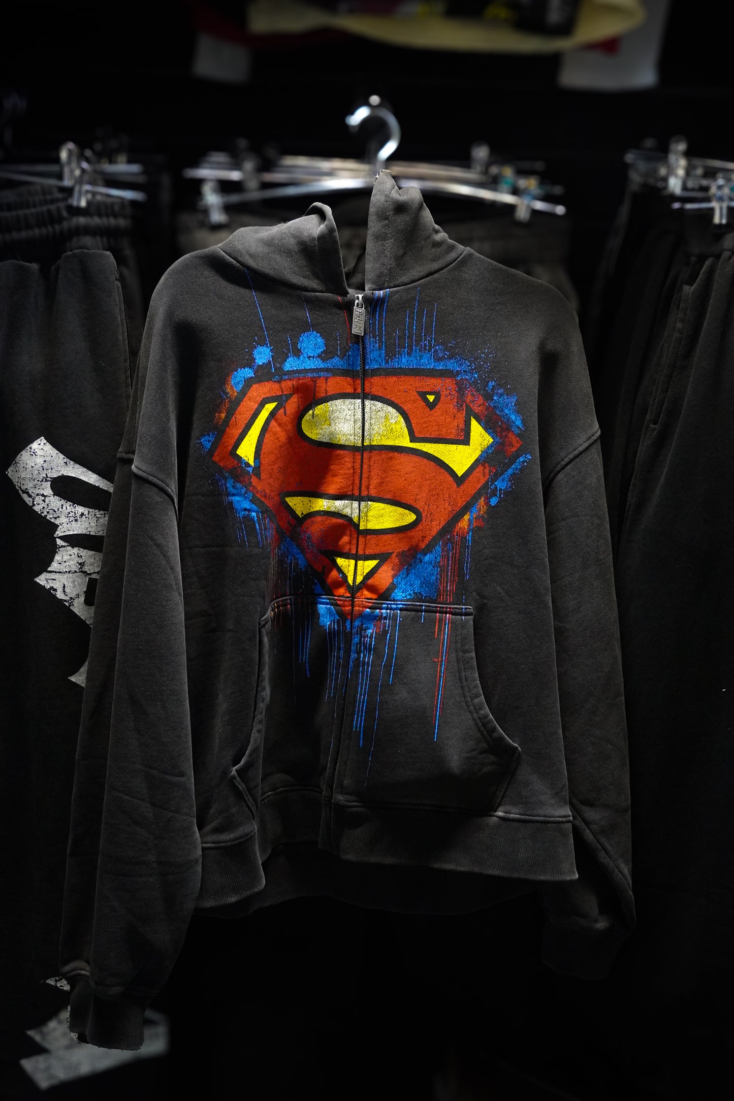 5011 - SUPERMAN DRIP ZIP-UPS