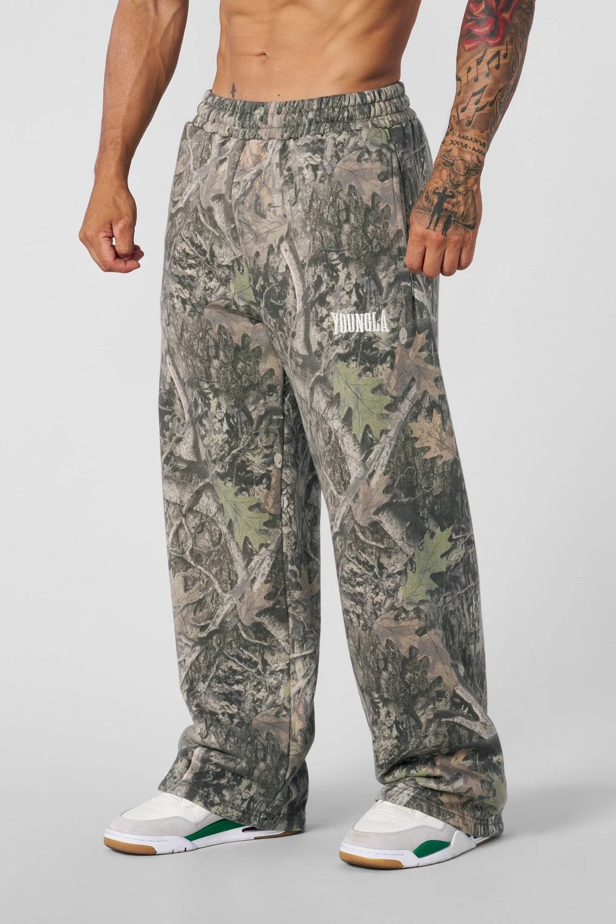 2133 - TREE CAMO BAGGY SWEATS