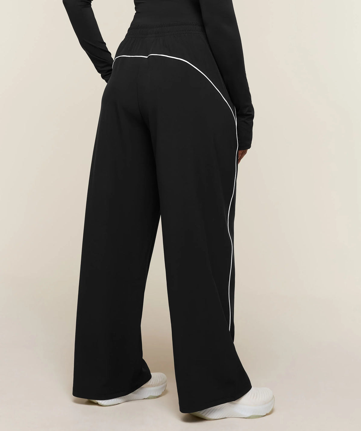TRACK PANTS