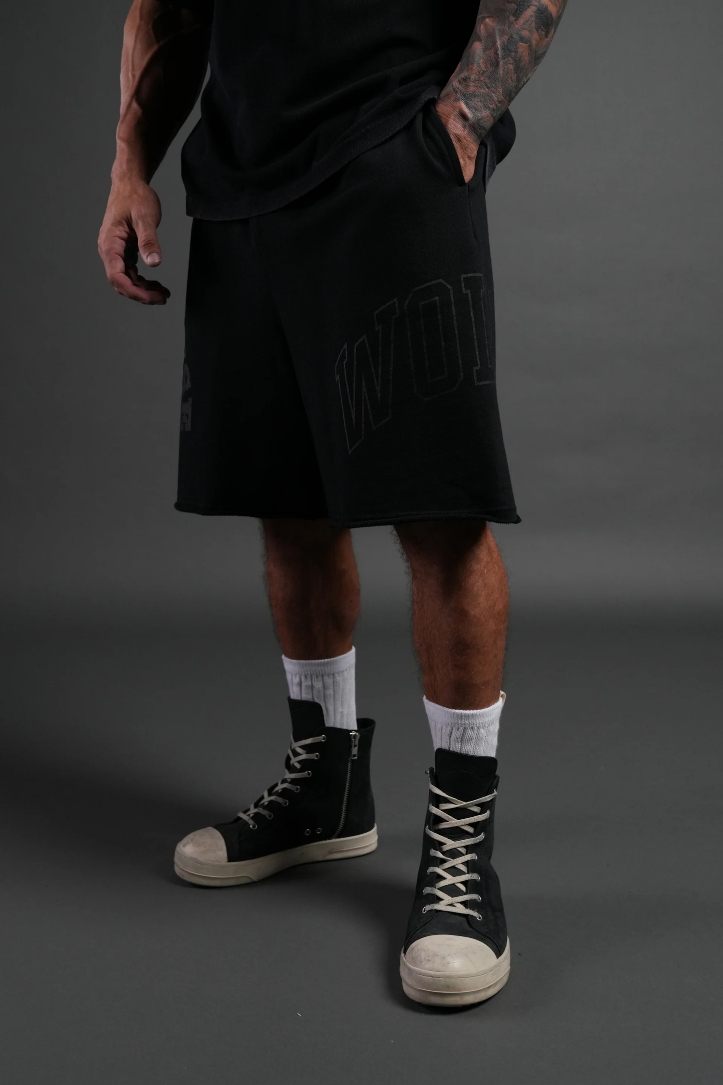 POWERHOUSE OF THE WOLVES GRUNGE BROCK SWEAT SHORTS IN BLACK