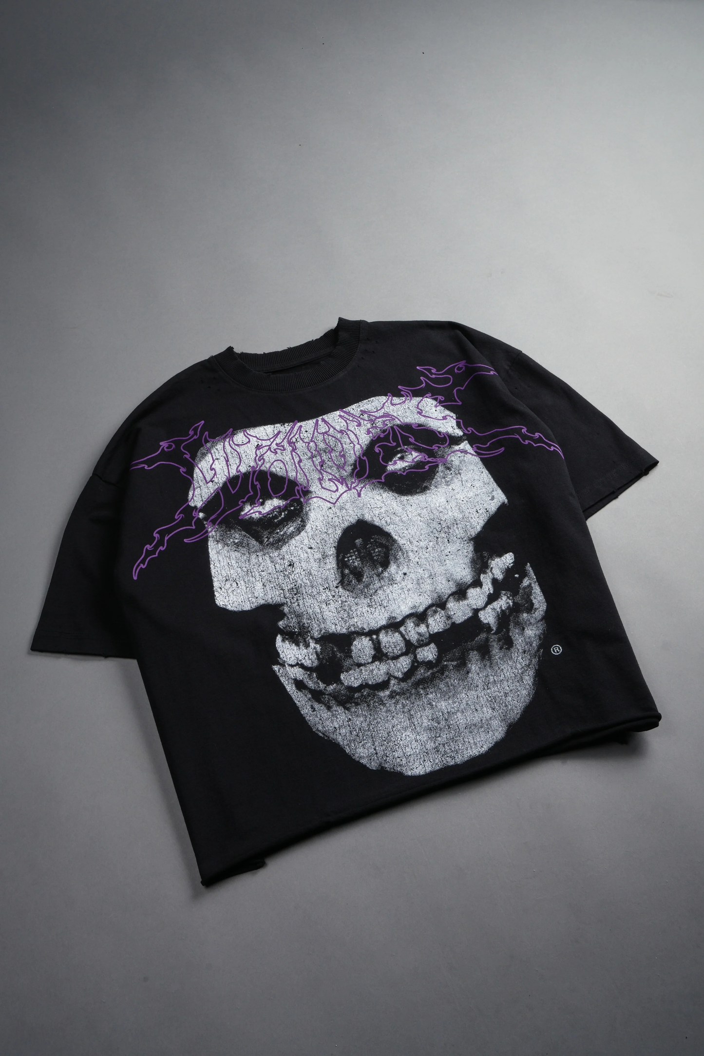 FIEND SKULL DISTRESSED GRUNGE BOX CUT TEE V2 IN BLACK