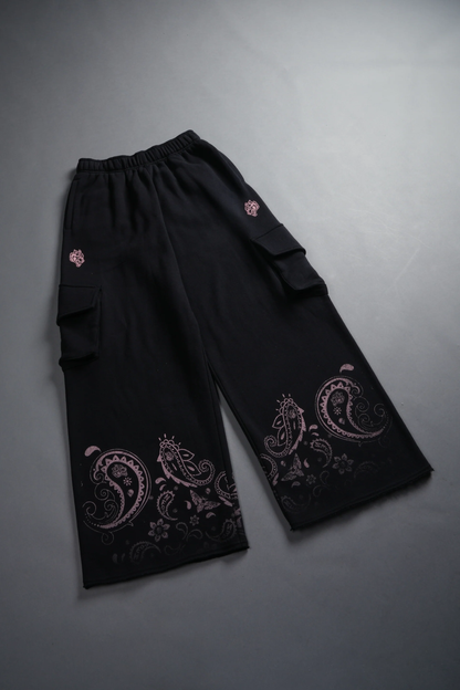 FADED PAISLEY DURST CARGO SWEATS IN BLACK