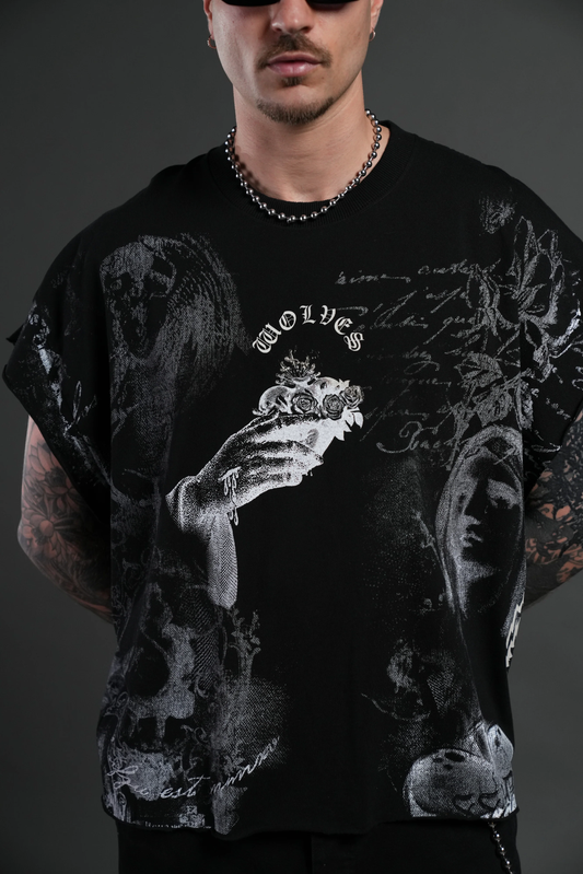 HEART OF THORNS DISTRESSED GRUNGE CUT-OFF MID-LENGTH RAW HEM TEE IN BLACK