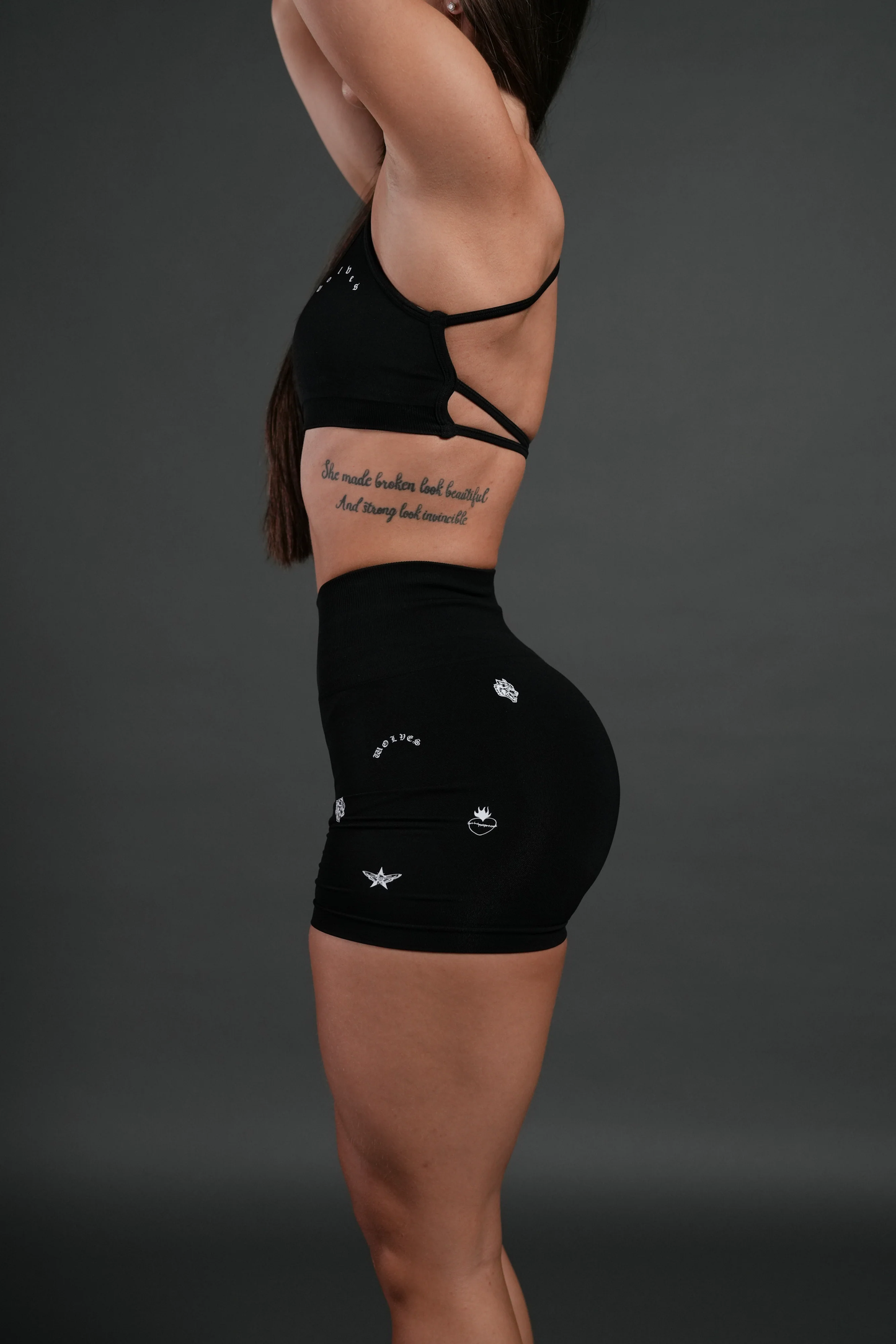 VERONA NOIR "STELLA" SOFT SEAMLESS SHORTS IN BLACK