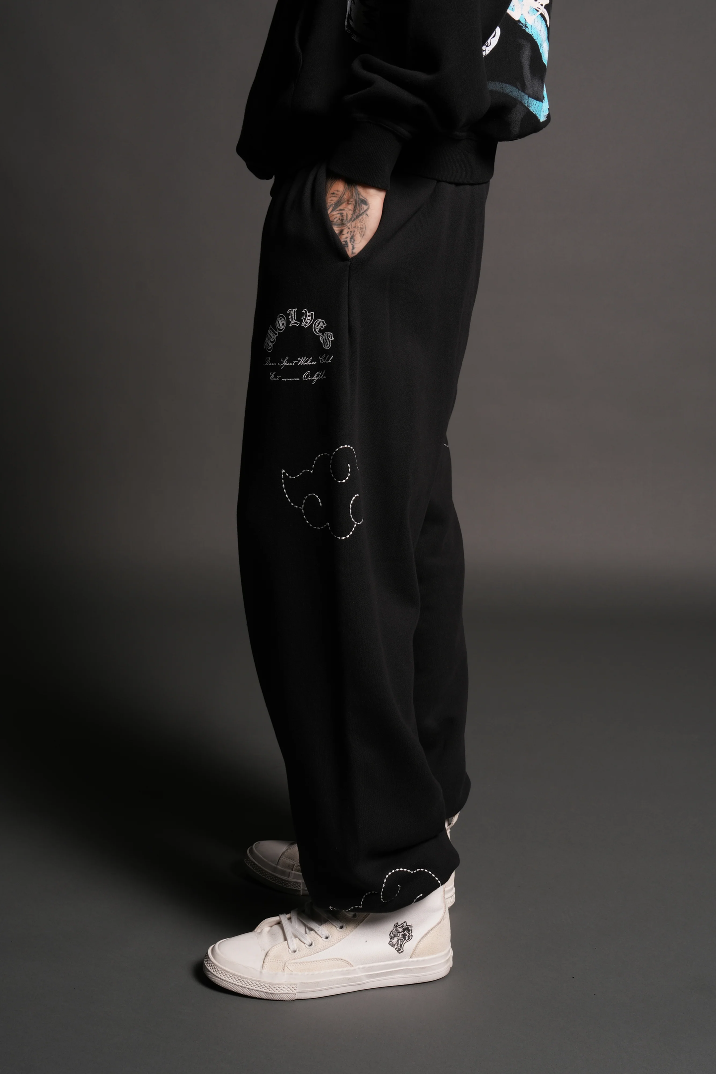 DARC CLOUDS LIGHTWEIGHT LOUNGER SWEAT PANTS IN BLACK