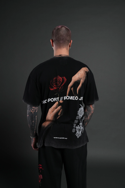 CROSSED HEARTS PREMIUM OVERSIZED TEE IN BLACK