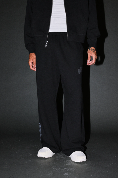 LOYALTY FRVR LENNOX SWEAT PANTS IN BLACK