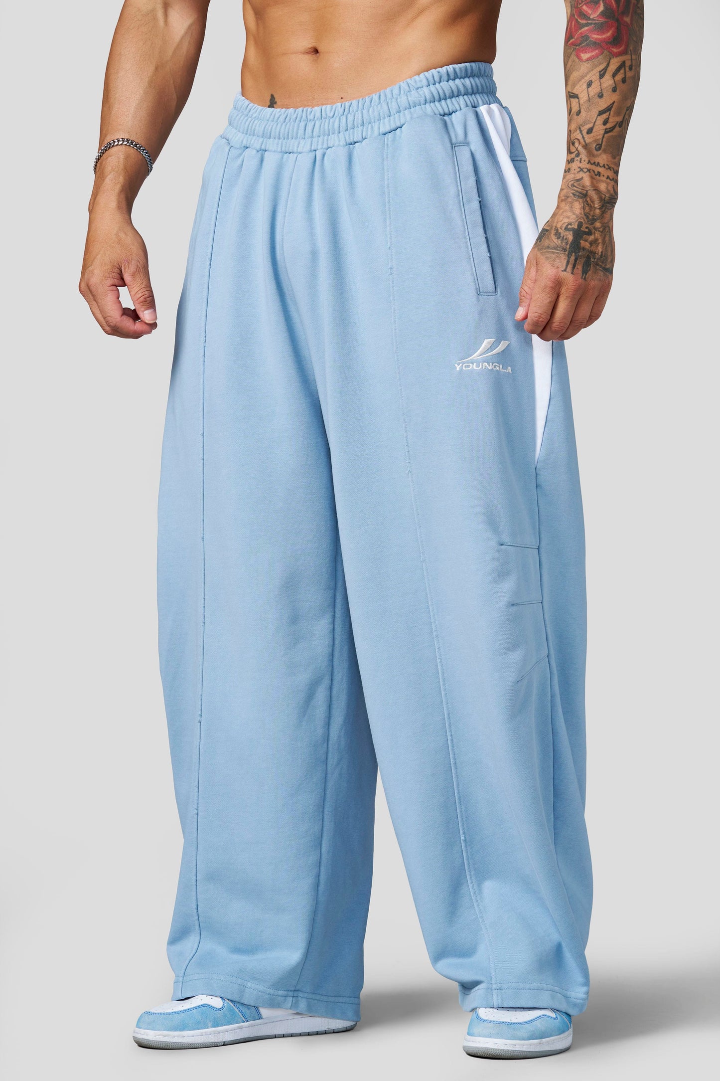 2071 - BAGGY ASS SWEATS