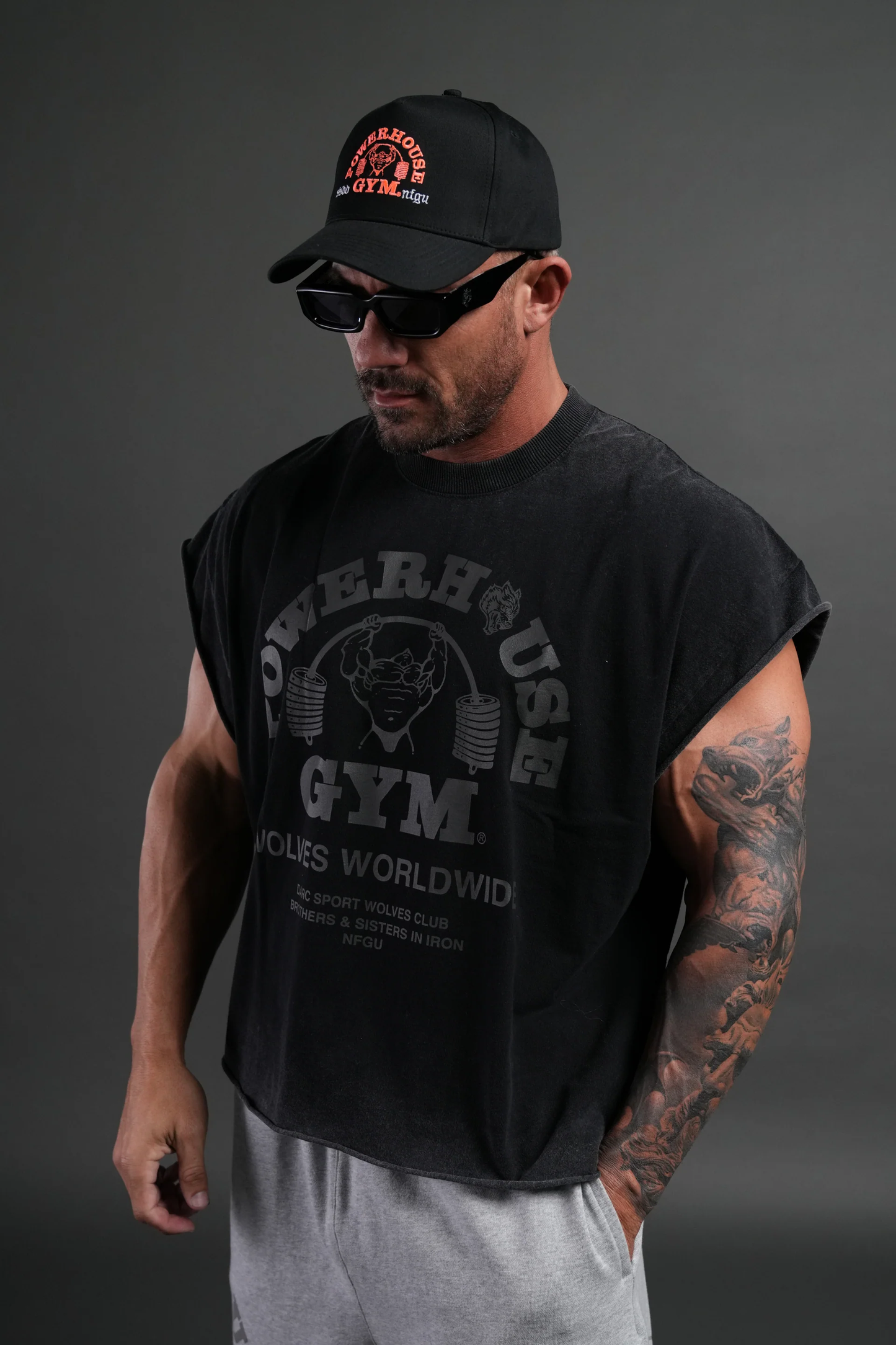 POWERHOUSE OF THE WOLVES GRUNGE CUT-OFF TEE IN BLACK