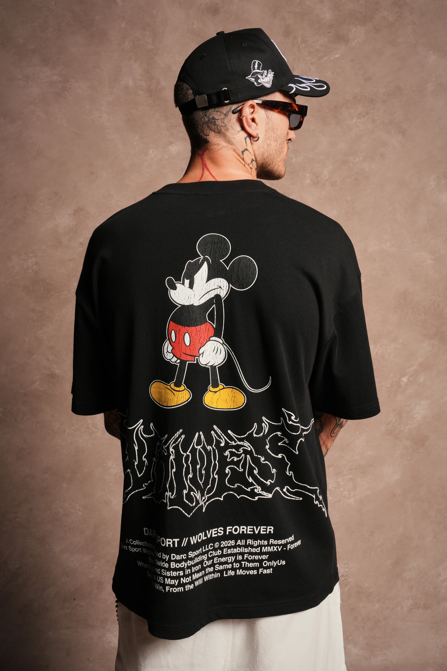 MICKEY WLVSFRVR PREMIUM OVERSIZED TEE IN BLACK
