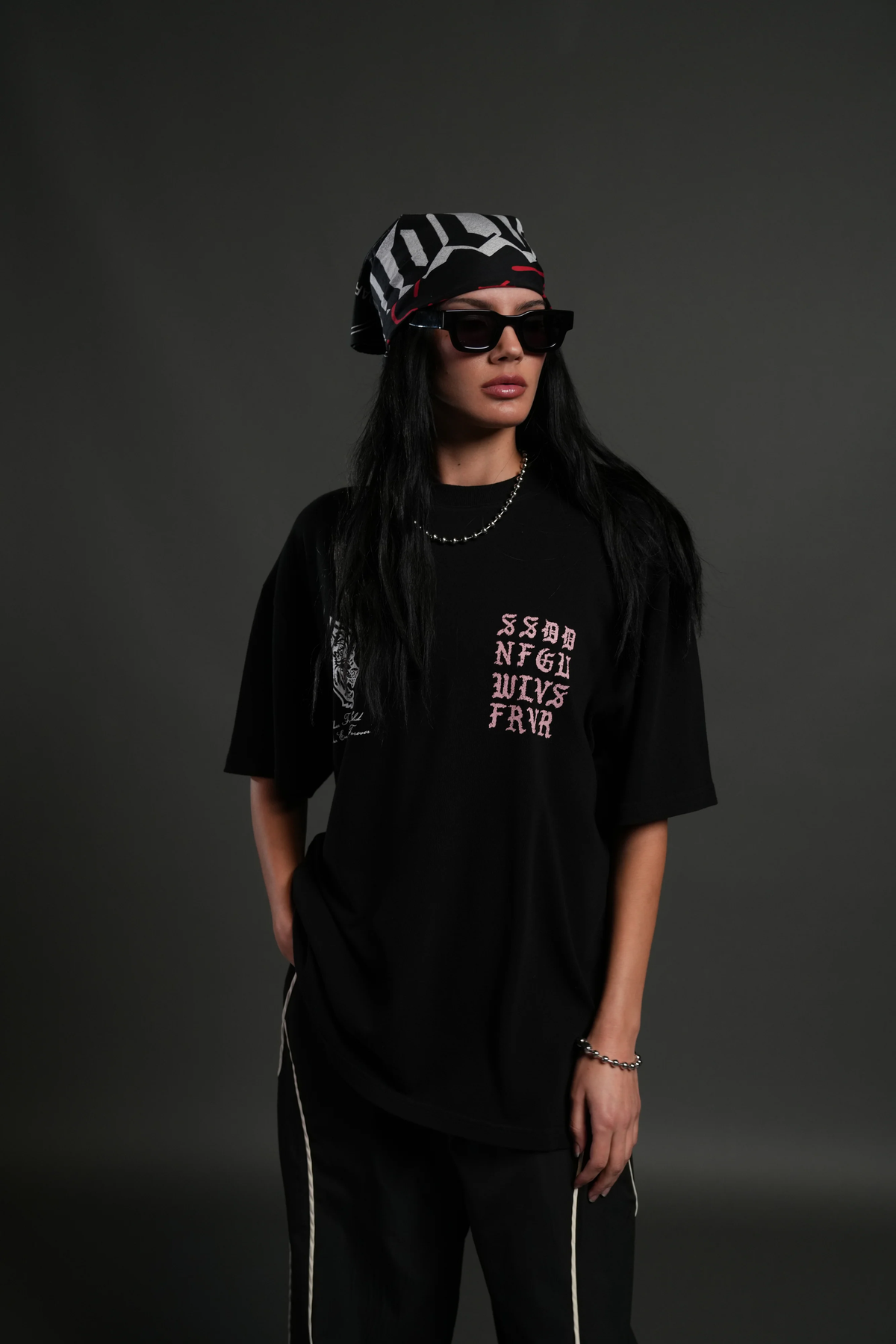 STONE CODE "PUMP COVER" TEE IN BLACK