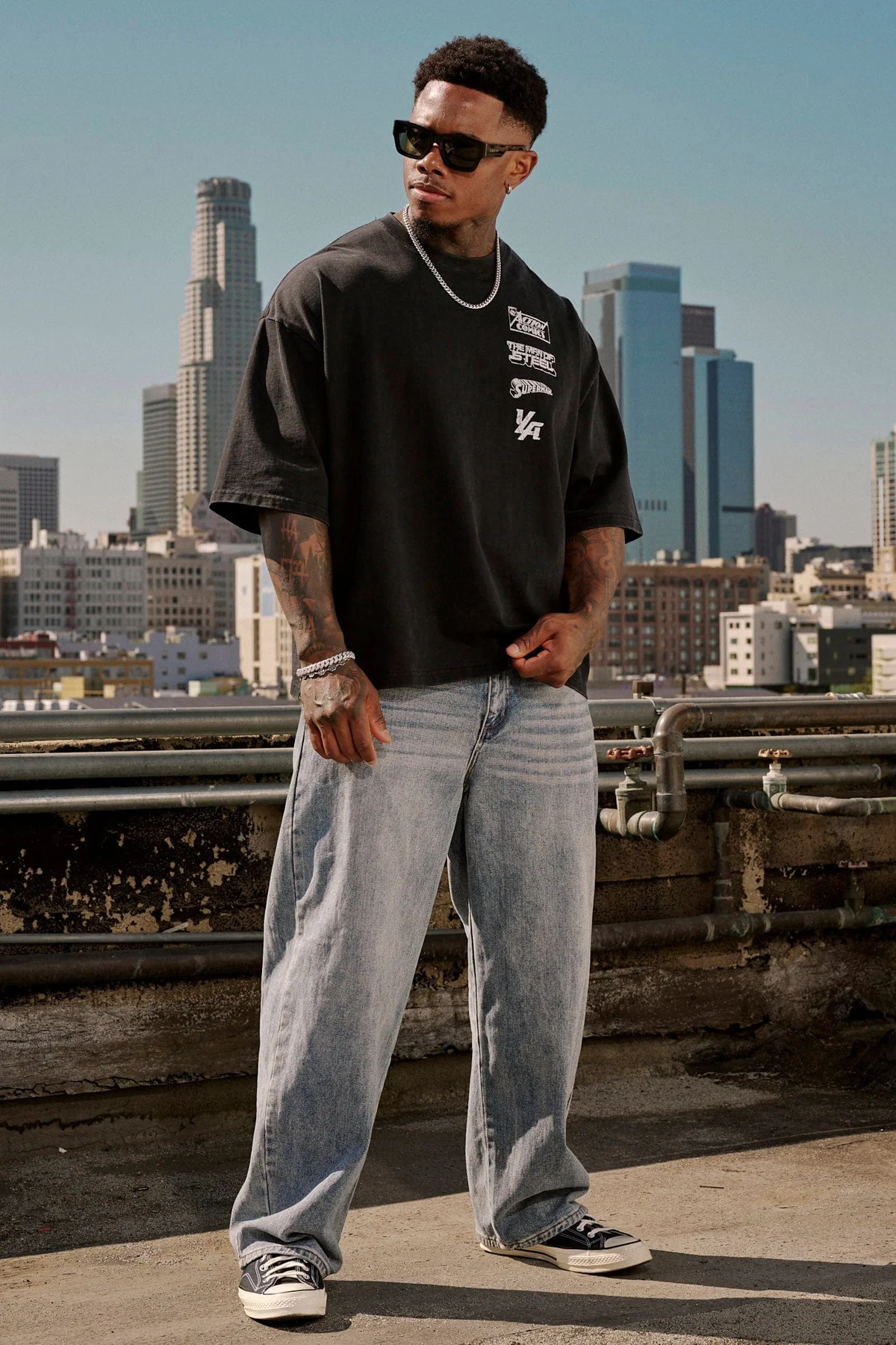 4064 - SUPERMAN HUGE TEES