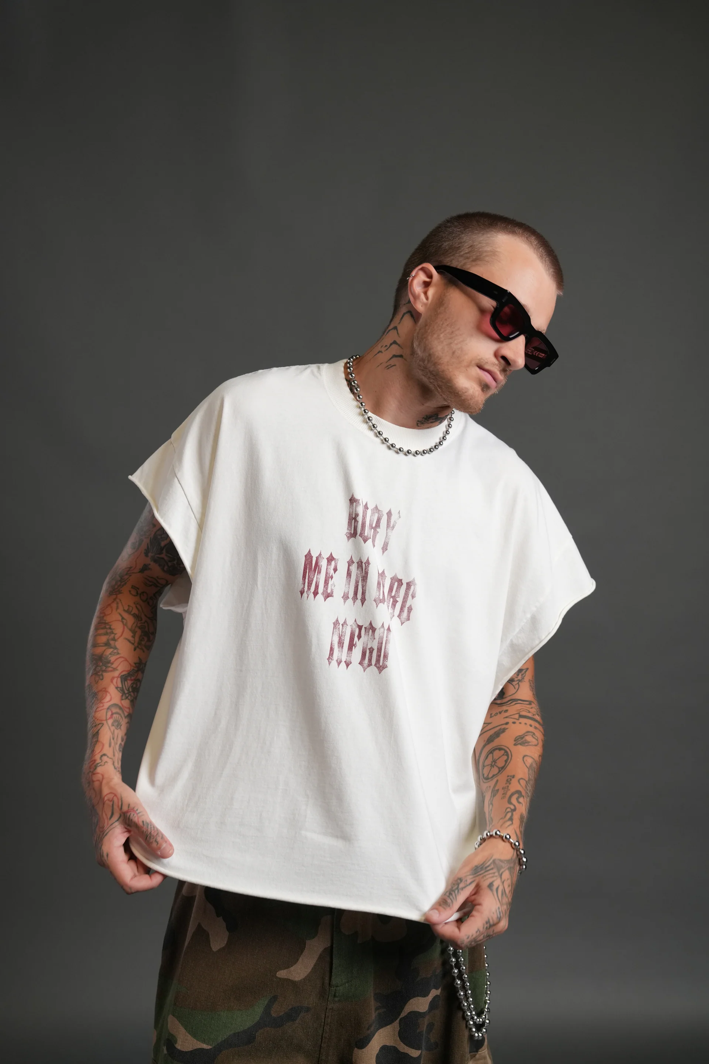 BURY ME IN DARC FOREVER GRUNGE CUT-OFF TEE IN CREAM