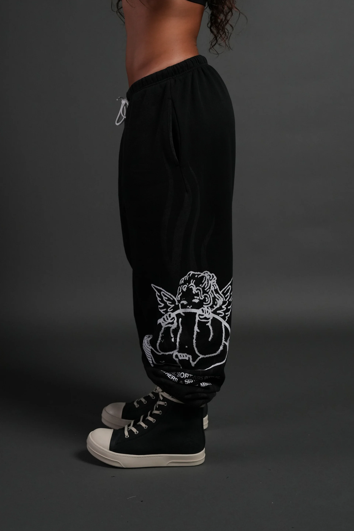 POWERHOUSE OF THE CHERUB UNISEX LIGHTWEIGHT LOUNGER SWEAT PANTS IN BLACK DRIFT WASH